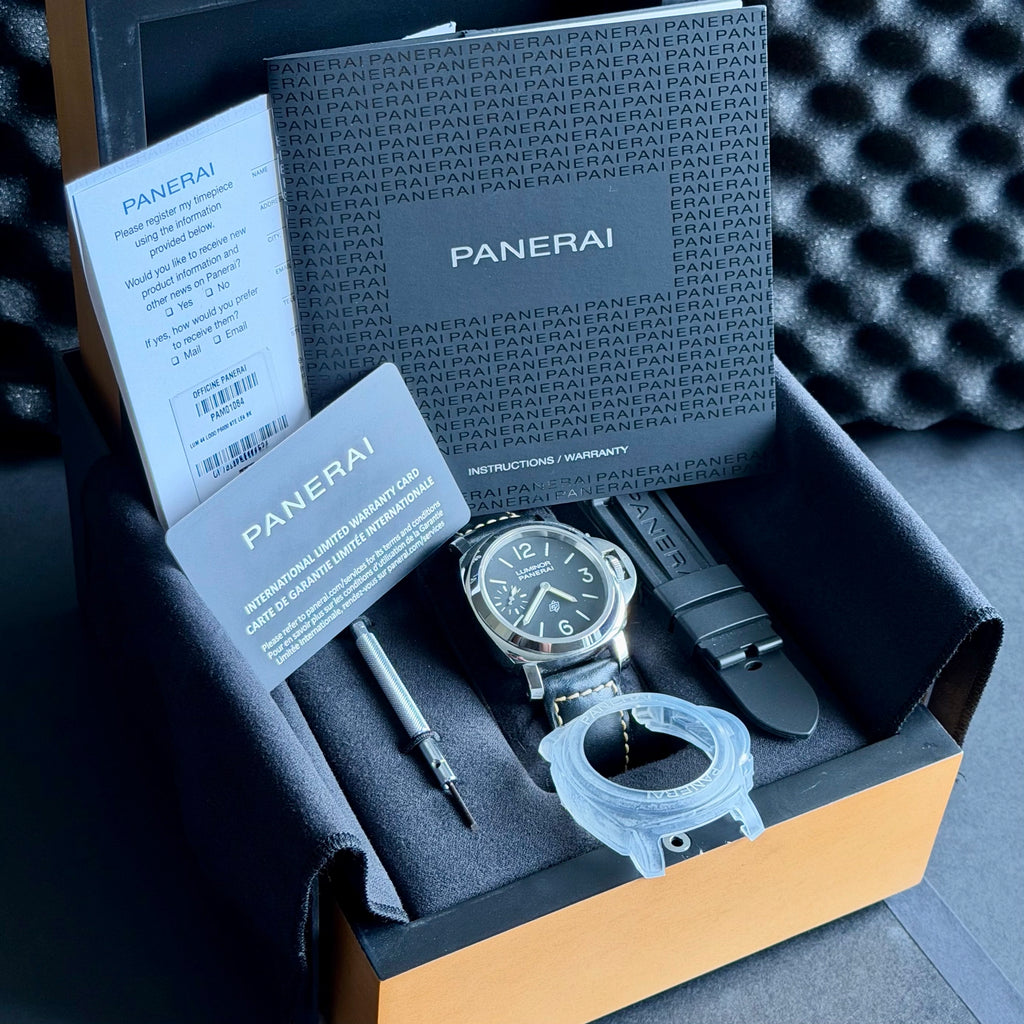 2022 Panerai Luminor Logo 44mm PAM 01084 Black Complete