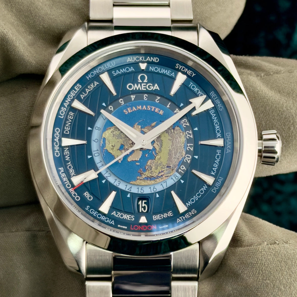 2024 Omega Seamaster Aqua Terra World Timer 220.10.43.22.03.001 Blue Complete 43mm