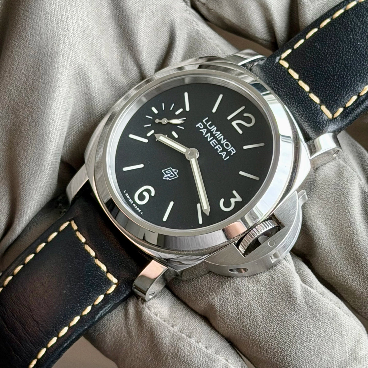 2022 Panerai Luminor Logo 44mm PAM 01084 Black Complete