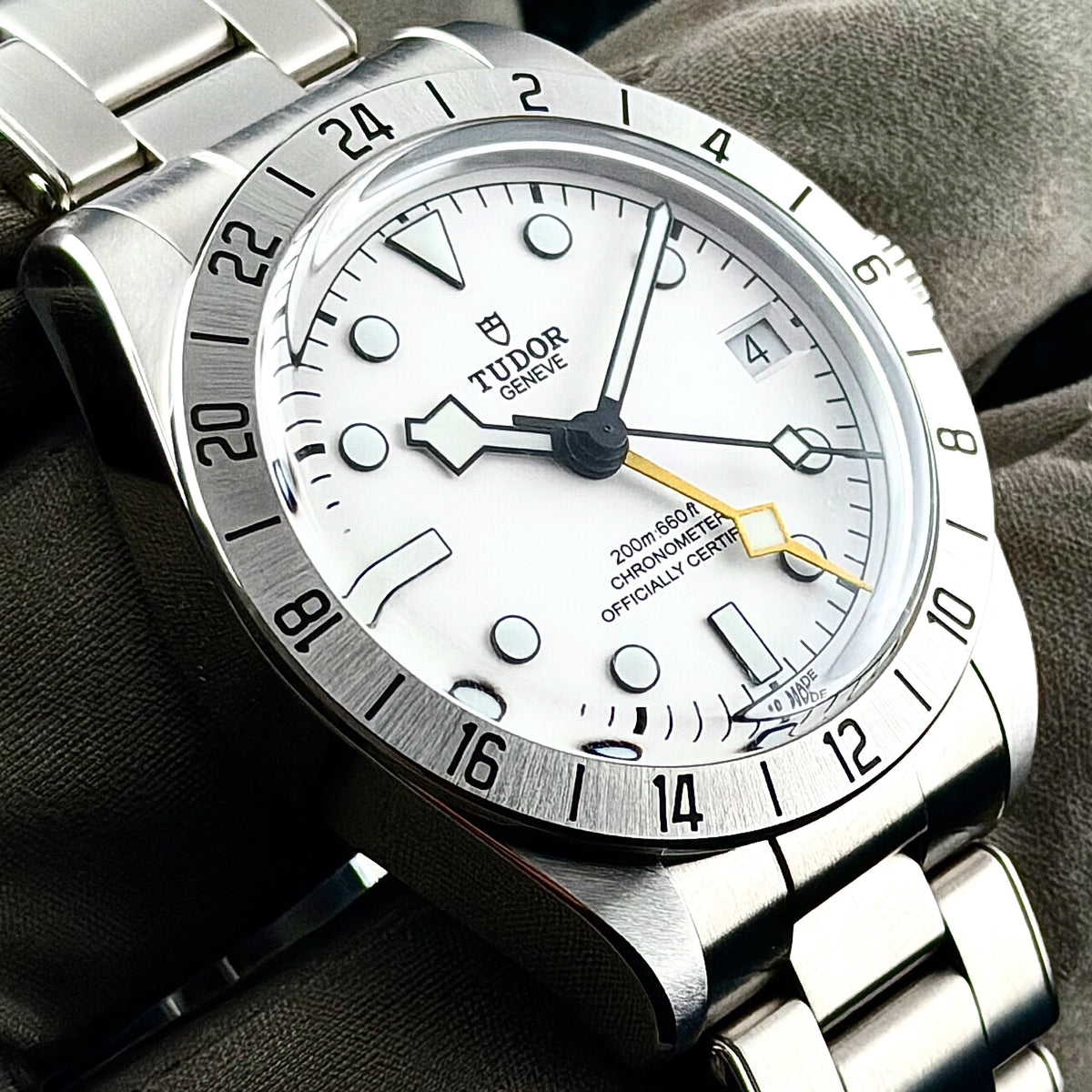 2025 Tudor Black Bay Pro M79470-0001 Black Complete 39mm