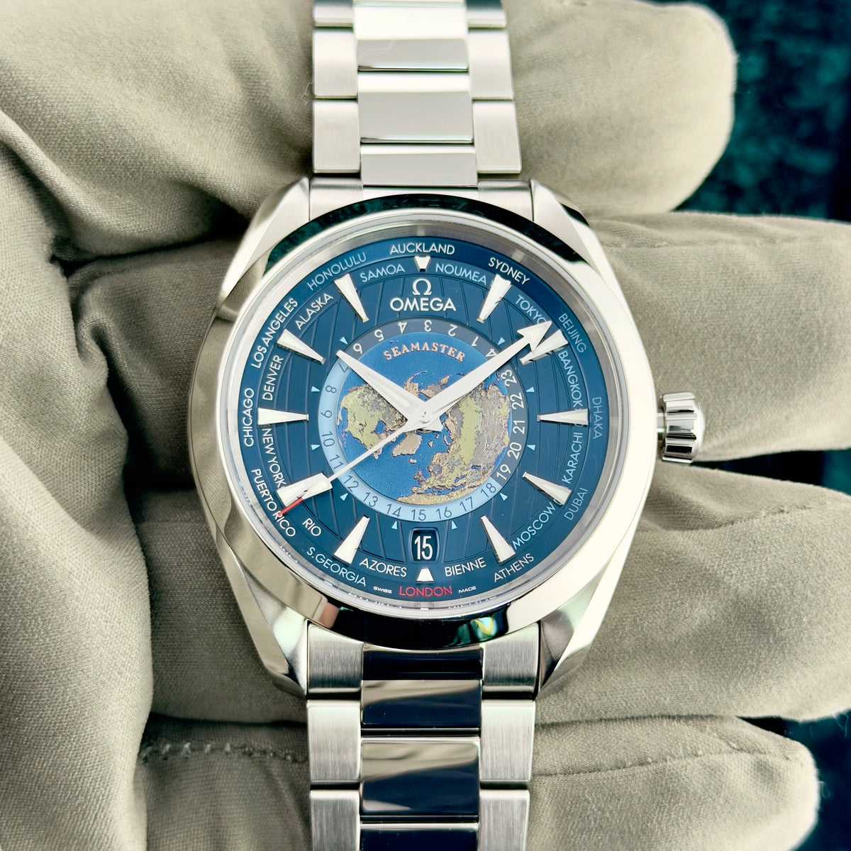 2024 Omega Seamaster Aqua Terra World Timer 220.10.43.22.03.001 Blue Complete 43mm