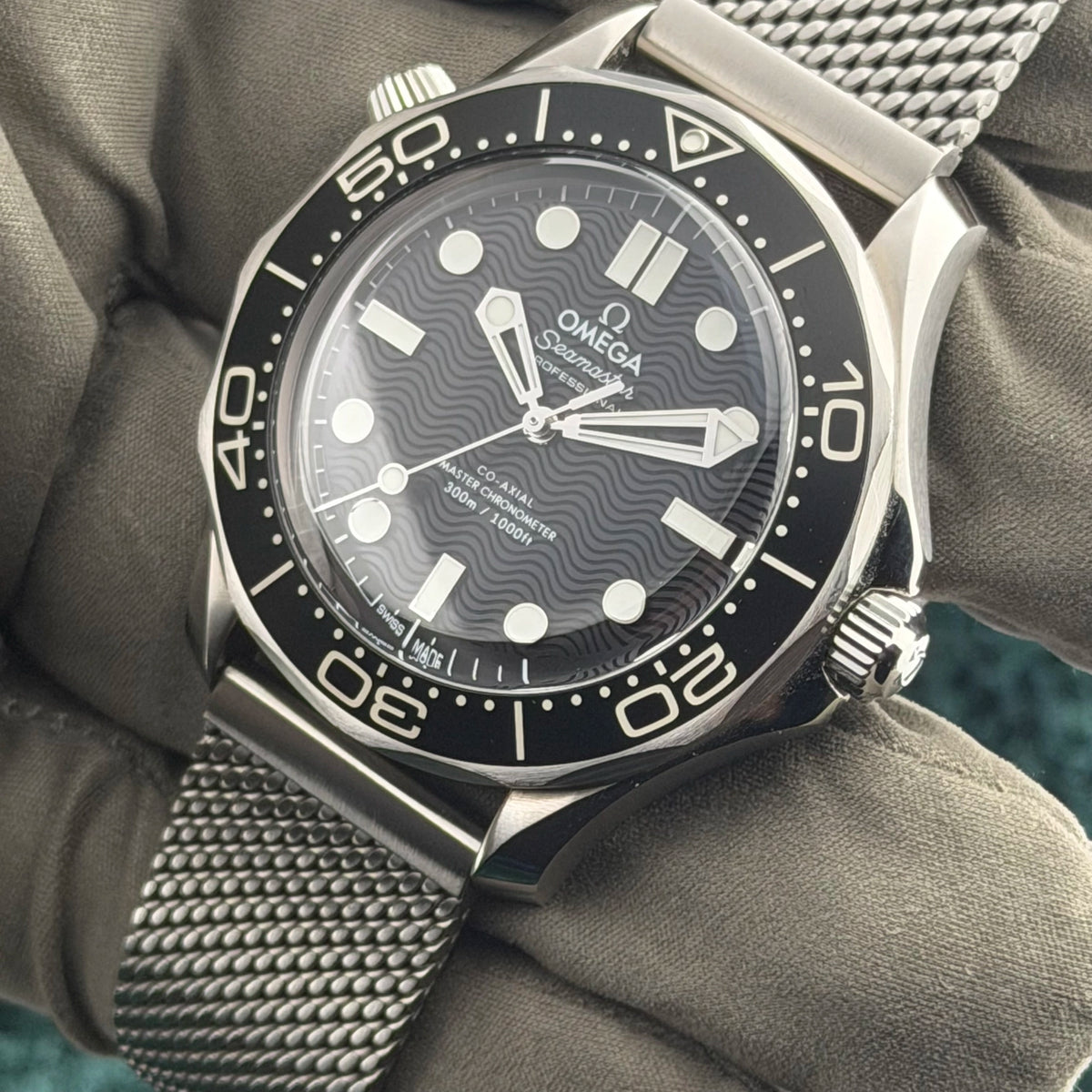 2026 Omega Seamaster Diver 300m 210.30.42.20.01.010 Black Complete
